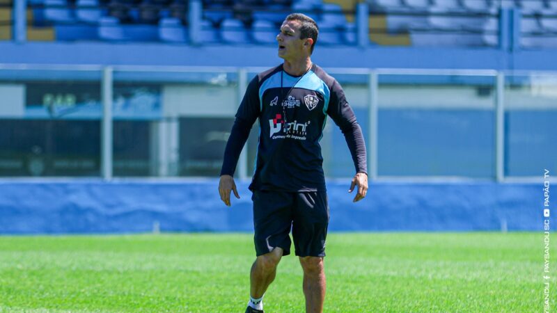 Júnior Rocha indica Castro fora dos planos e necessidade de reforços na zaga, meio e ataque