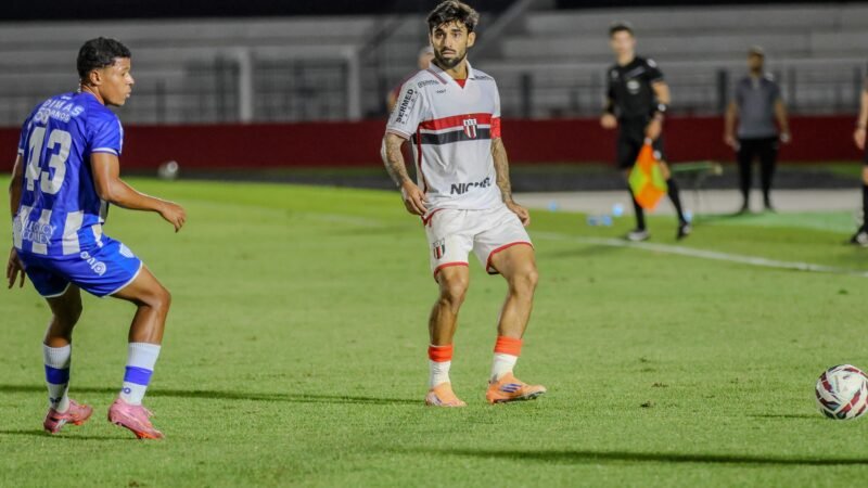Patrick Brey destaca força da bola parada e celebra fase como capitão do Botafogo-SP