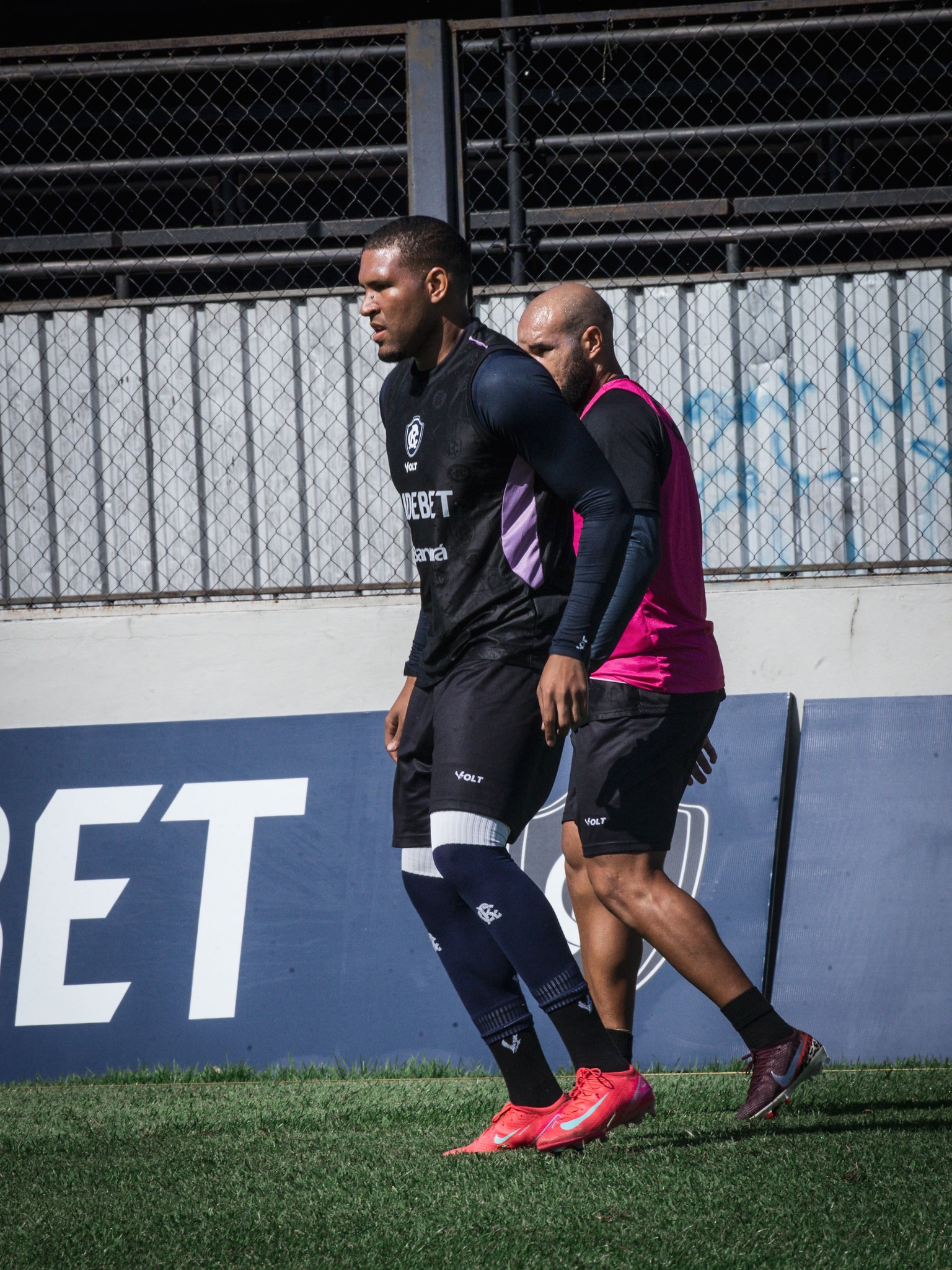Apresentado pelo Remo, zagueiro Matheus Felipe diz que “faz um jogo simples”