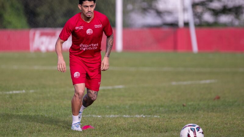 Técnico do Náutico diz que há impasse do “momento” de novo contrato com Dodô