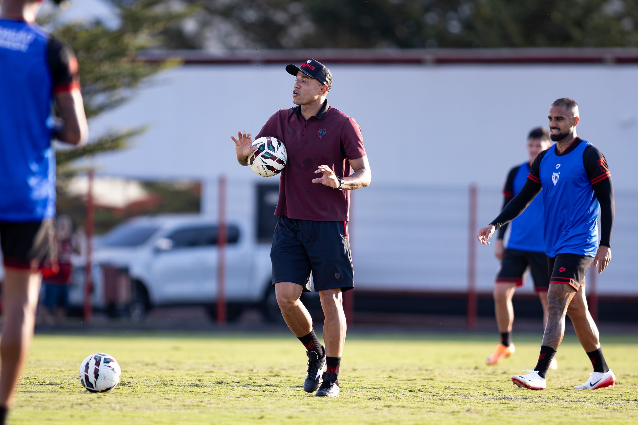 Roger Silva inicia trajetória no Atlético-GO com sequência de confrontos importantes na Série B