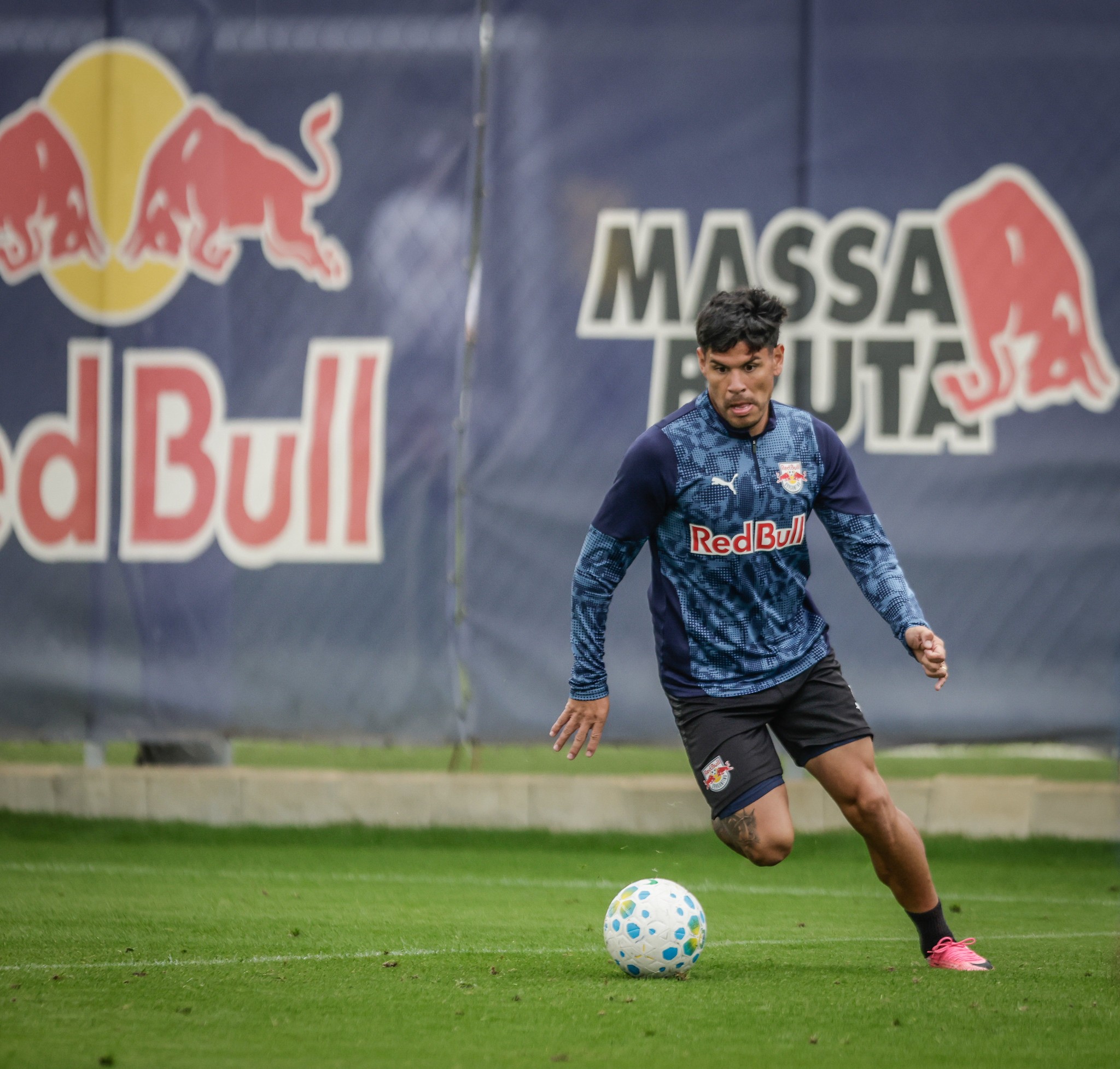 Agustin revela preparação mental para evitar lesões e ter mais sequência de jogos no Bragantino