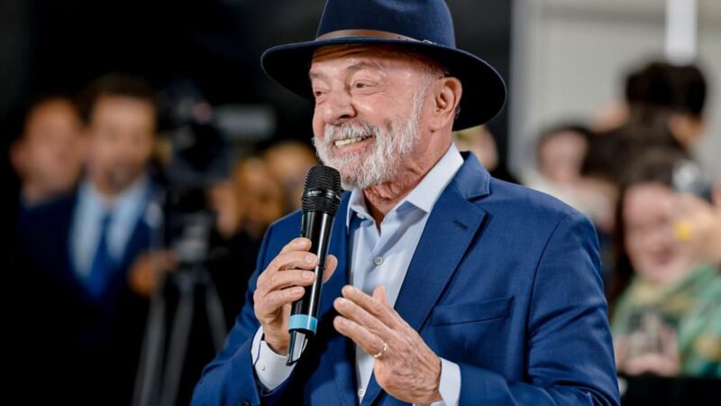 Lula faz 1ª visita à Avibras após retomada da produção da empresa, em Jacareí