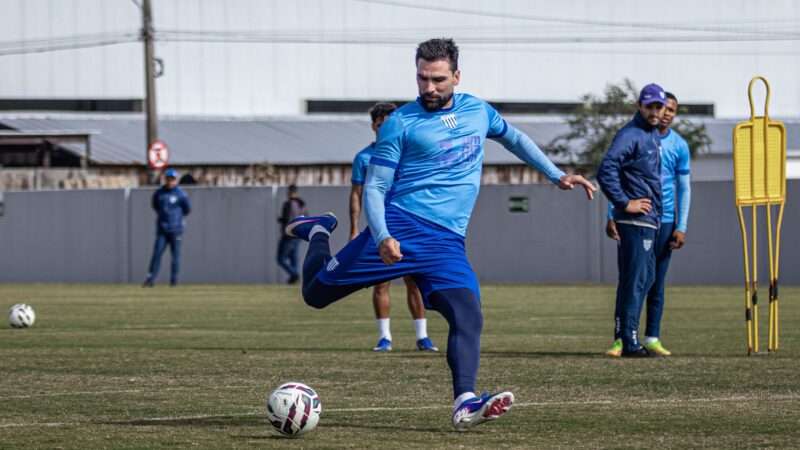 Técnico do Avaí pode ter reforços importantes no ataque contra o São Bernardo