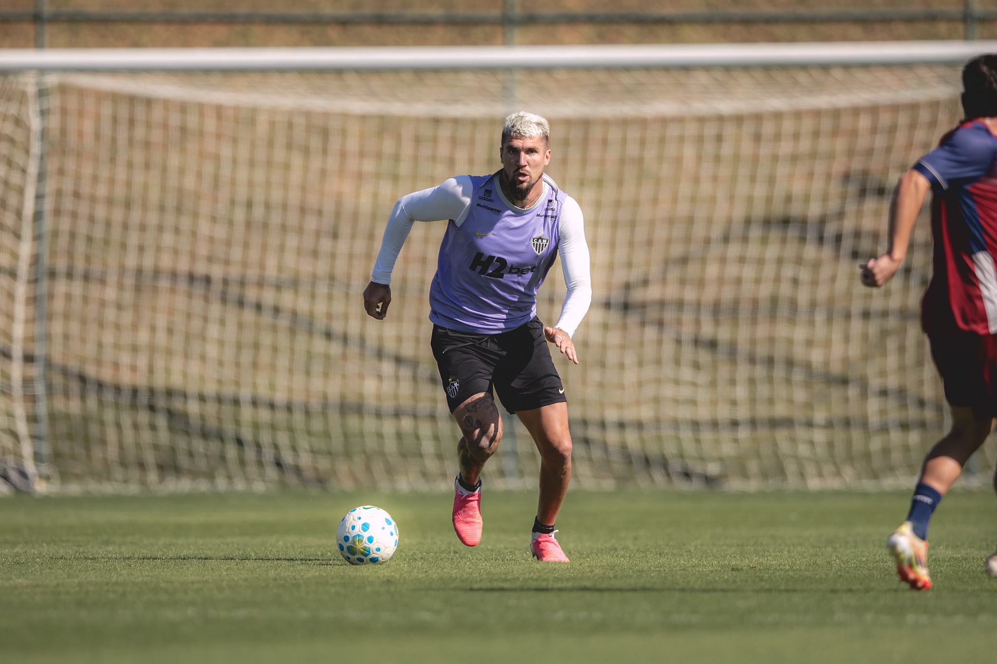 Lyanco assume vaga de Alonso no Atlético-MG e se vê pronto após pausa: “Pior lesão do futebol”