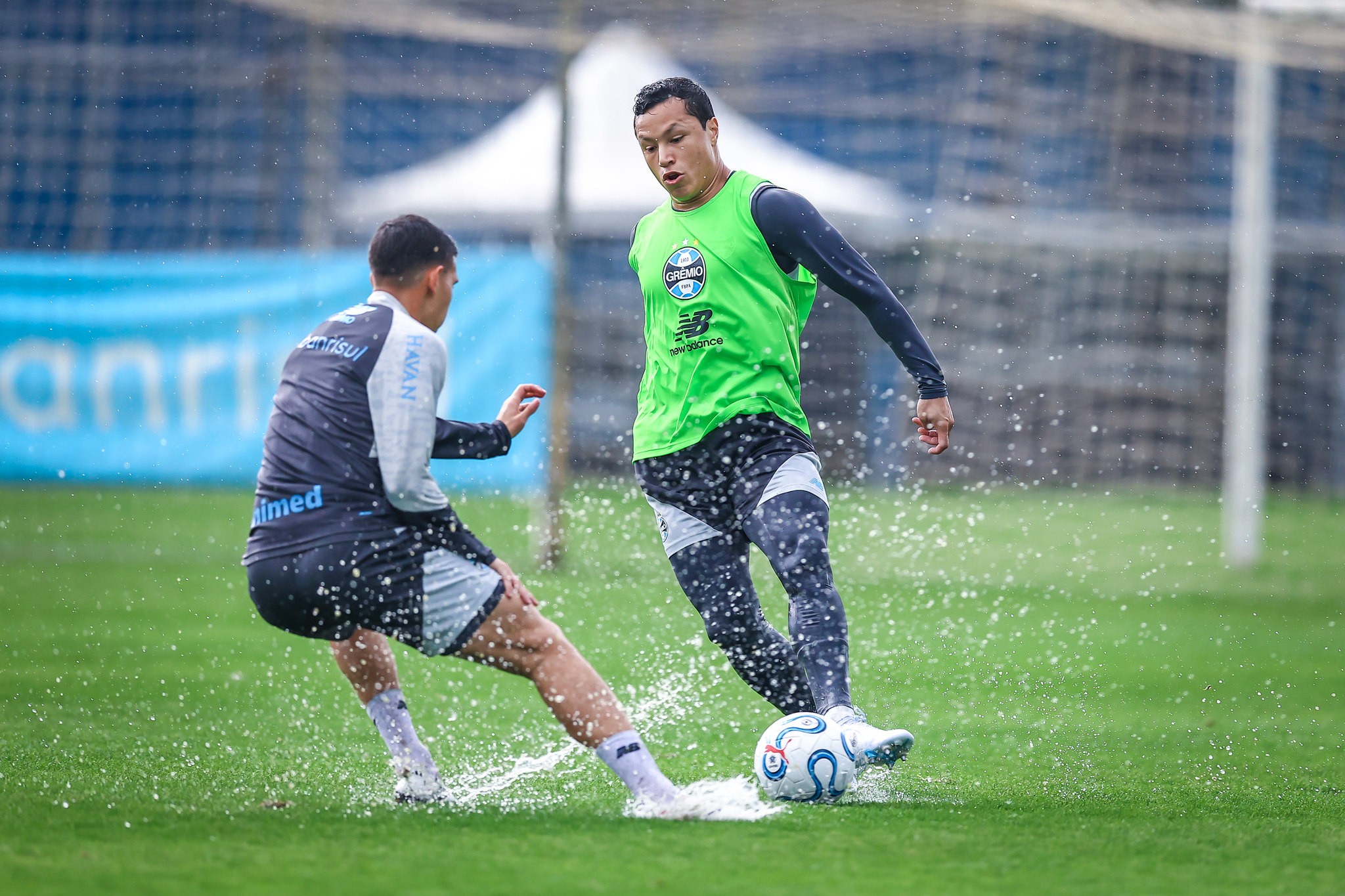 Marlon conclui recuperação no Grêmio e se aproxima de retorno depois de lesão assustadora