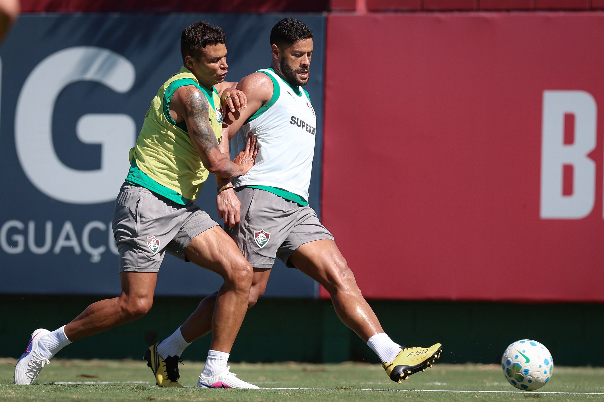 Fluminense aproveita semana livre e ganha opções para duelo contra o Grêmio