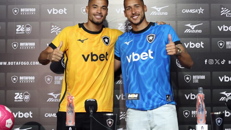 Gabriel Batista e Warleson exaltam escola de goleiros do Botafogo em apresentação: “Muito tradicional”