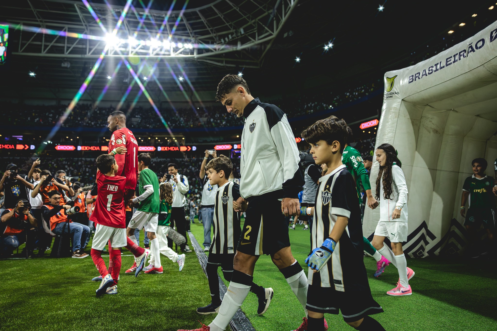 Cafunael? Lateral do Atlético-MG vive momento de alta e desbanca jogador da seleção do Equador