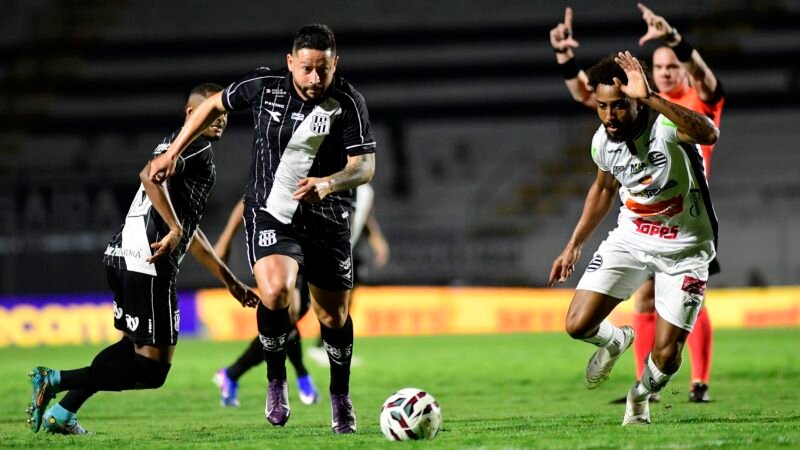 Alex admite mal rendimento contra Ponte Preta e valoriza empate do Athletic em Campinas
