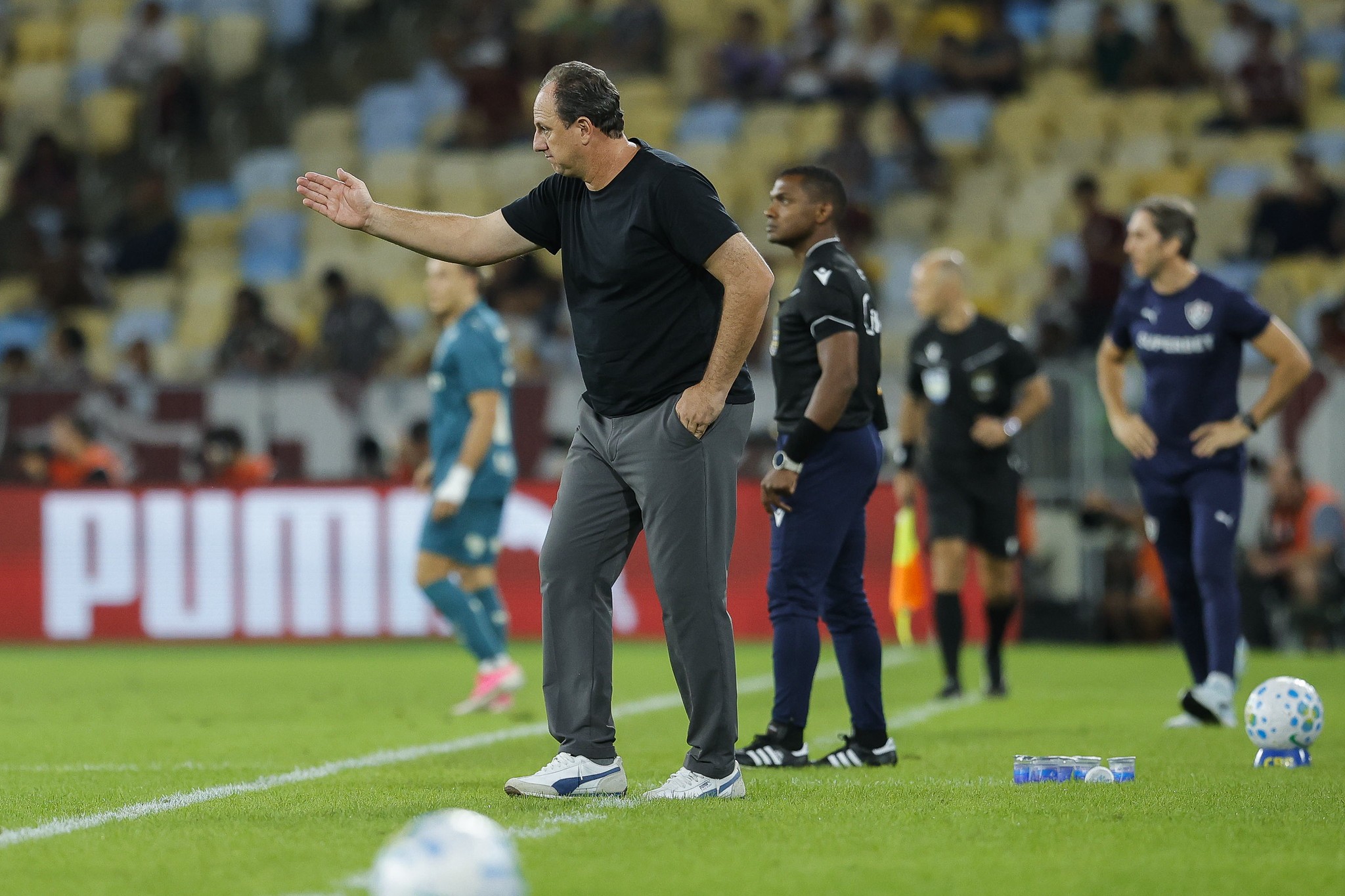 Ceni reconhece queda do Bahia na etapa final contra o Fluminense e elogia Marcos Victor: “Partidaço”