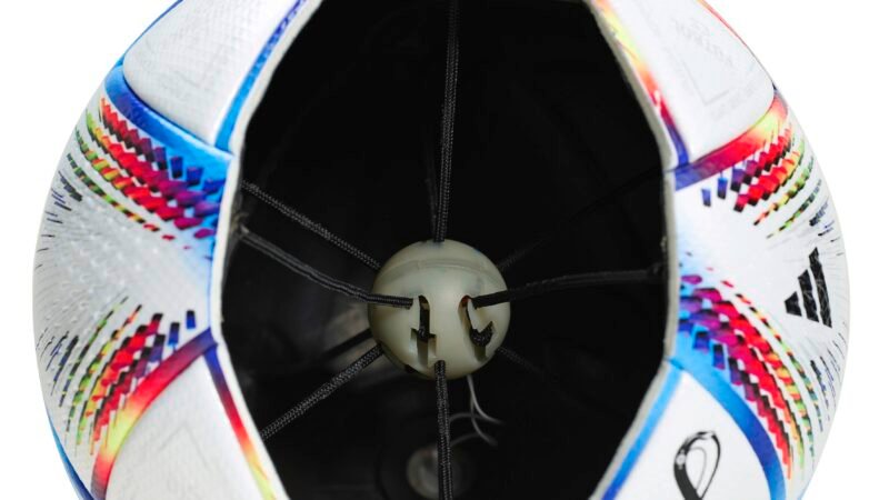 Entenda com fotos como funciona o sensor de toque nas bolas da Copa do Mundo