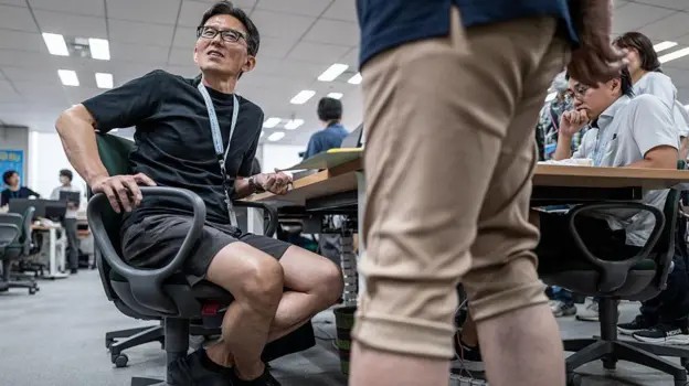 ‘Assédio por pelos’: por que campanha para incentivar homens a usar bermuda no trabalho causa polêmica no Japão