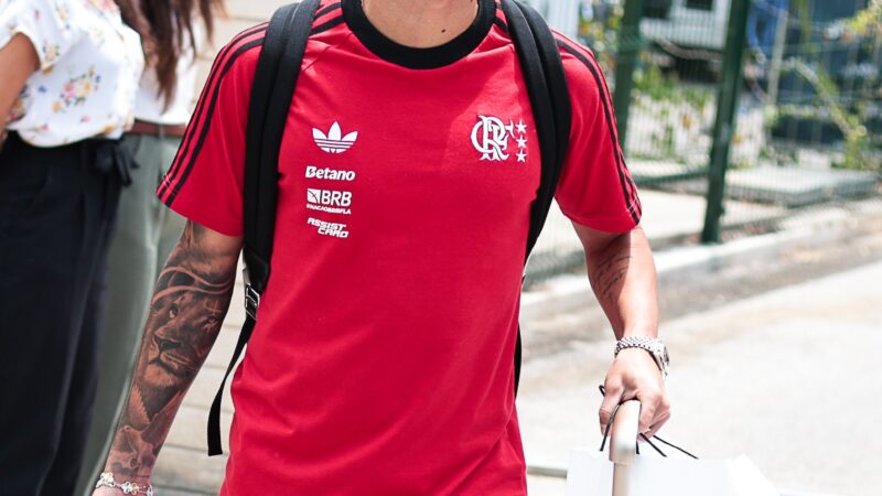 Luiz Araújo garante que não pensa em deixar o Flamengo: “Meu desejo é permanecer”
