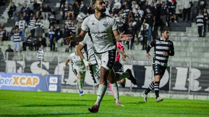 Atacante deixa rivais no chão e dribla goleiro em golaço no interior de SP; vídeo