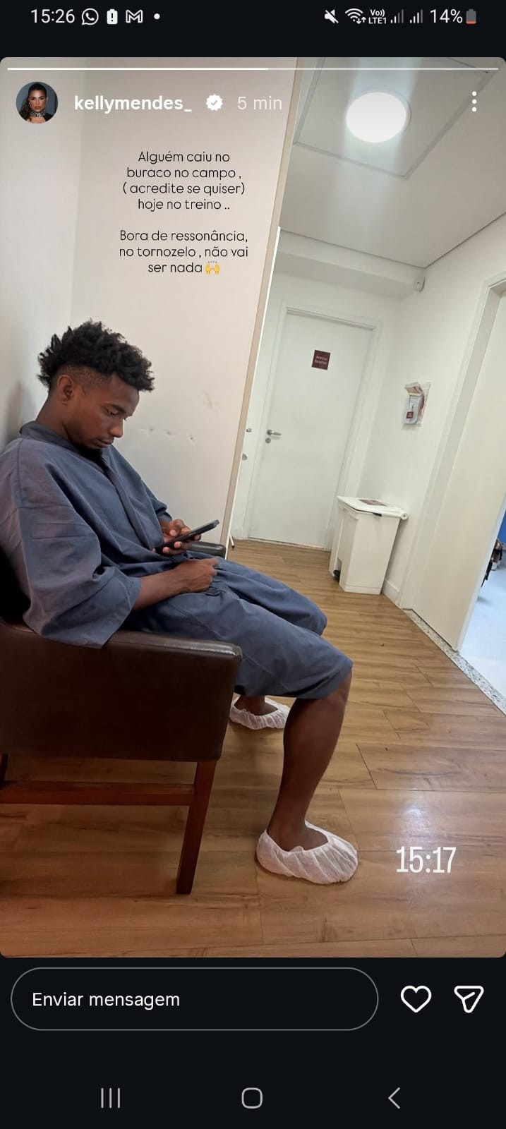Esposa de Thiago Mendes publica foto de volante do Vasco em exames médicos: “Caiu no buraco no campo”