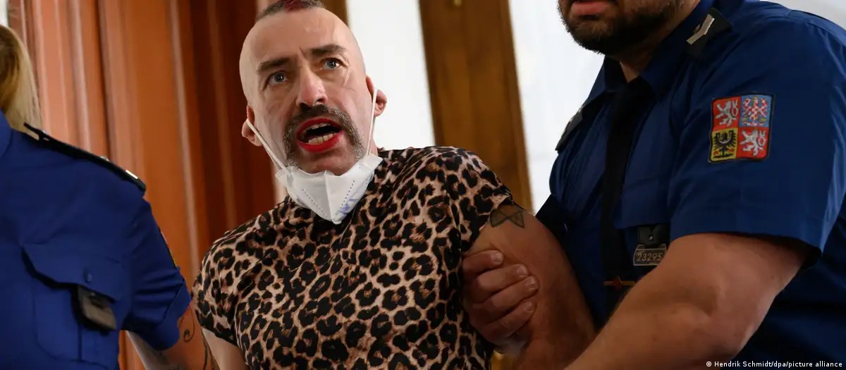 Alemanha ignora mudança de gênero e põe ‘neonazista trans’ em prisão masculina