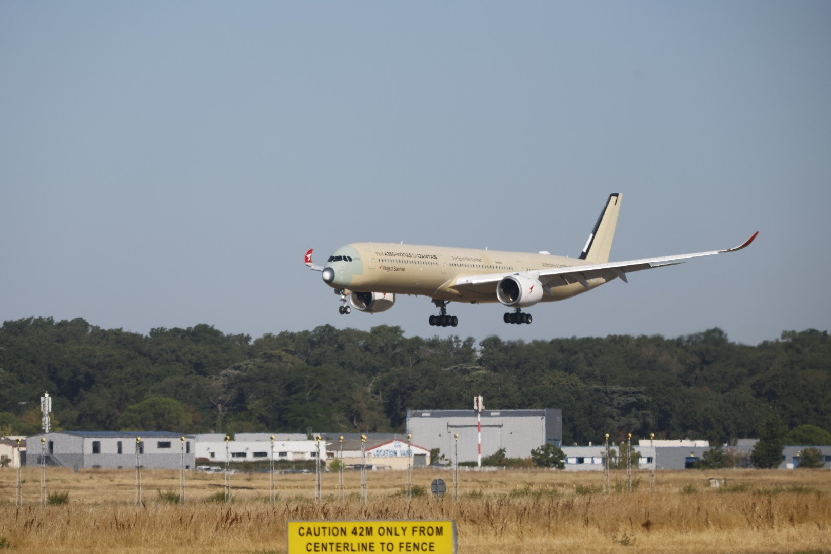 Avião de rota mais longa do mundo bate recorde com voo direto de 24 horas