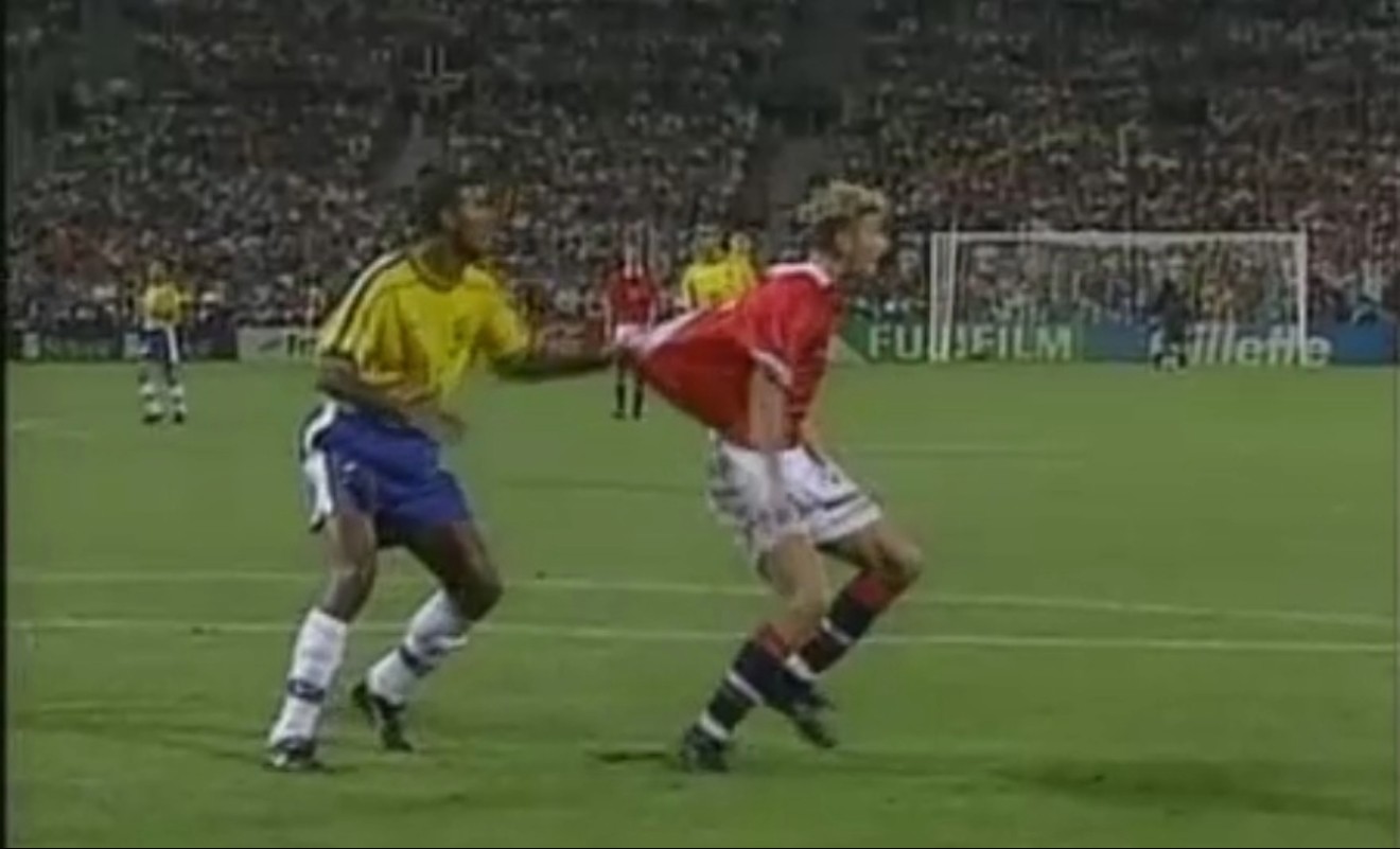 VAR analógico? Brasil x Noruega em 98 teve imagem que confirmou pênalti polêmico só um dia depois