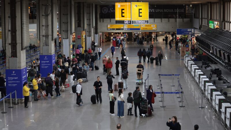 ‘Pula alfândega’: Receita lança sistema que agiliza declaração de bens e desembarque de viajantes