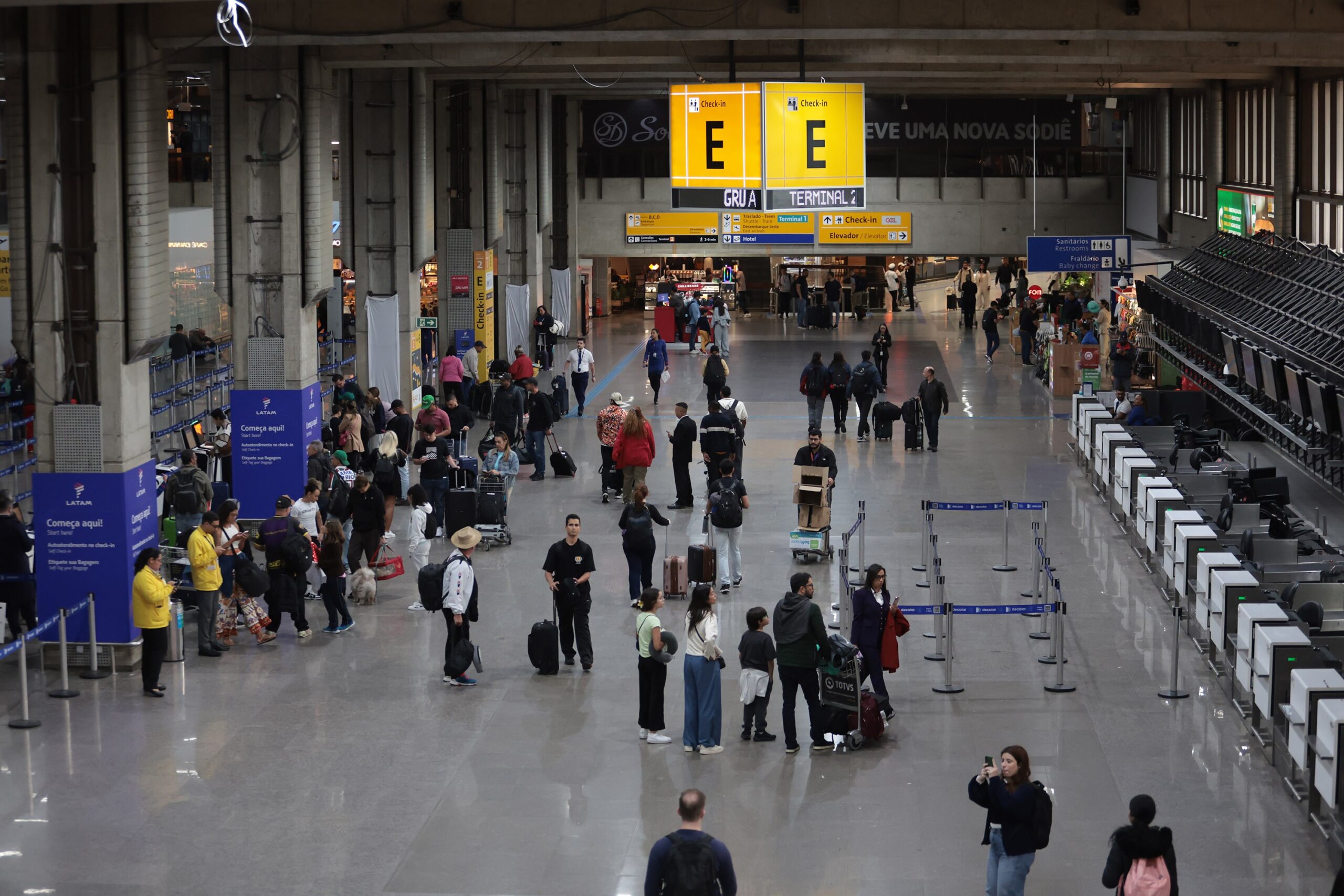 ‘Pula alfândega’: Receita lança sistema que agiliza declaração de bens e desembarque de viajantes
