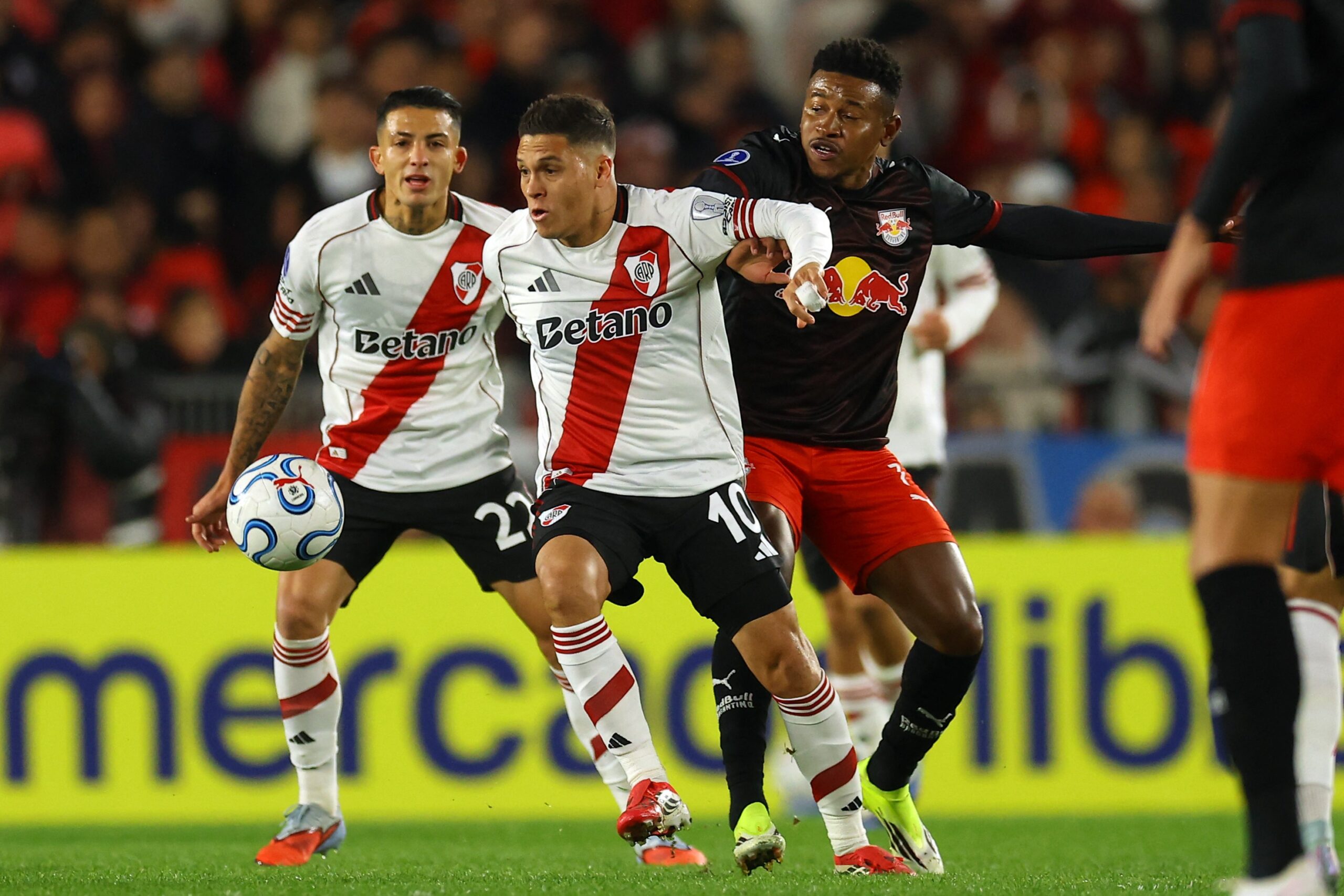 Após críticas a Coudet, ídolo do River Plate rescinde contrato com o clube