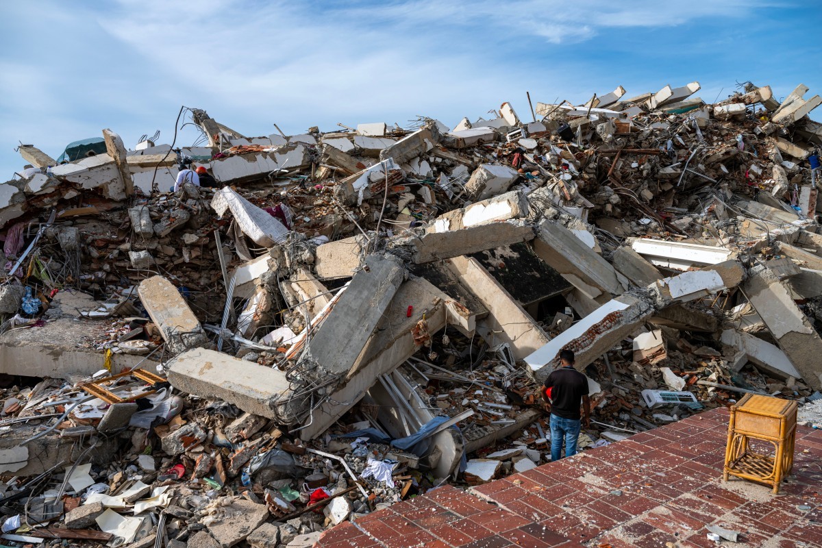 Uma semana após terremotos, Venezuela procura sobreviventes entre a fome e o desespero