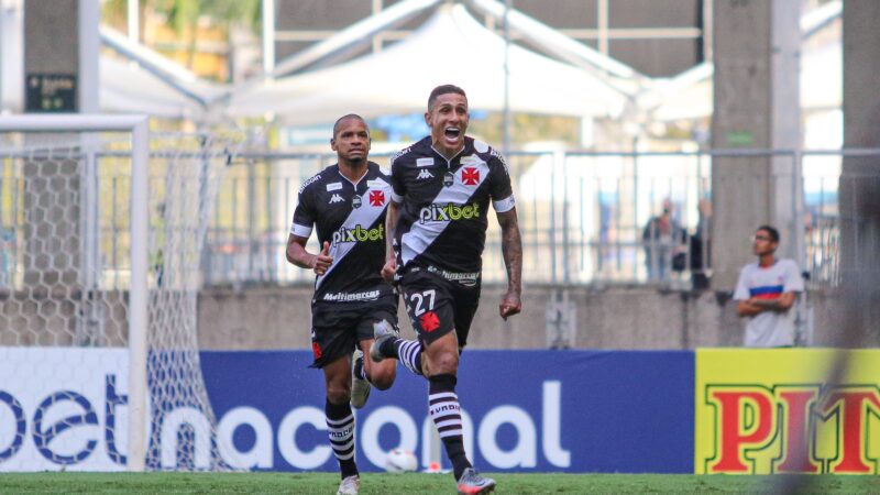 Chapecoense fecha contratação de lateral-direito ex-Vasco