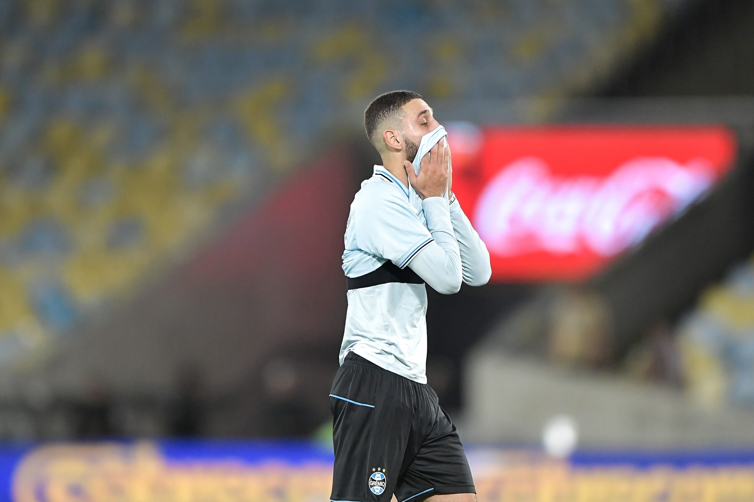 Vitória e Grêmio encerram negociação por Wagner Leonardo