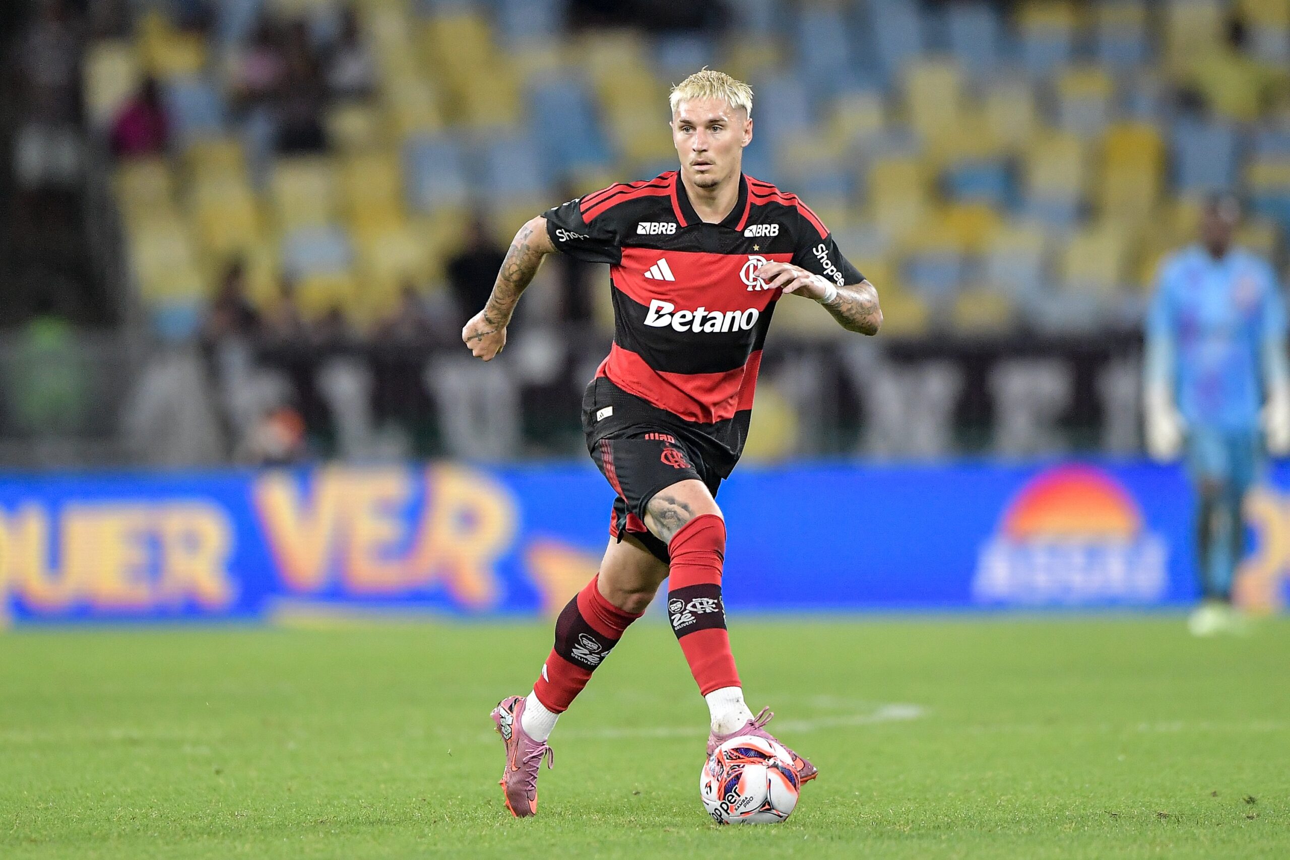 Com Varela e sem De La Cruz, Flamengo divulga relacionados para enfrentar o Olimpia
