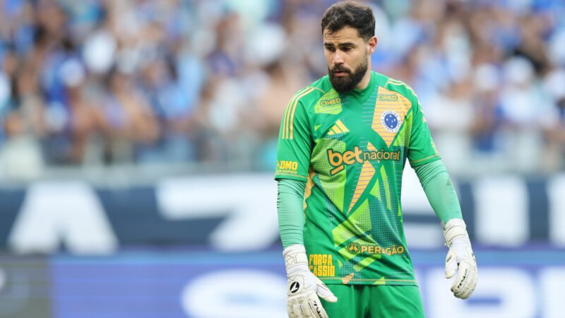De sucessor de Cássio no Cruzeiro à busca por retomada no Inter: quem é o goleiro Matheus Cunha