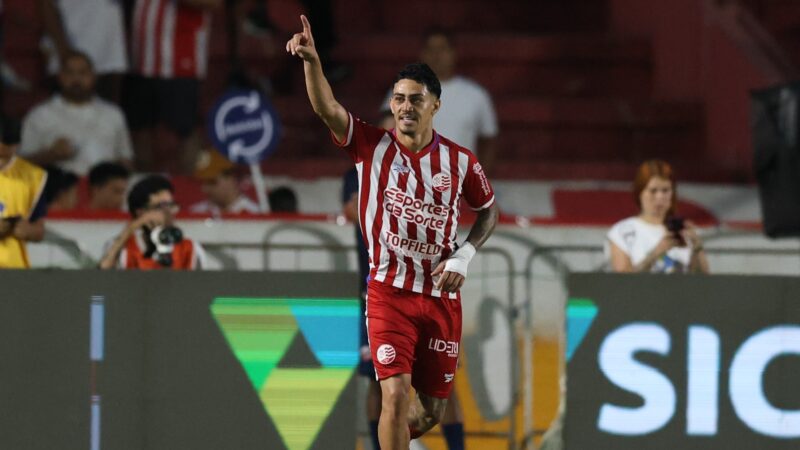 Dodô falta ao treino do Náutico sem justificativa e está fora do jogo contra o Avaí