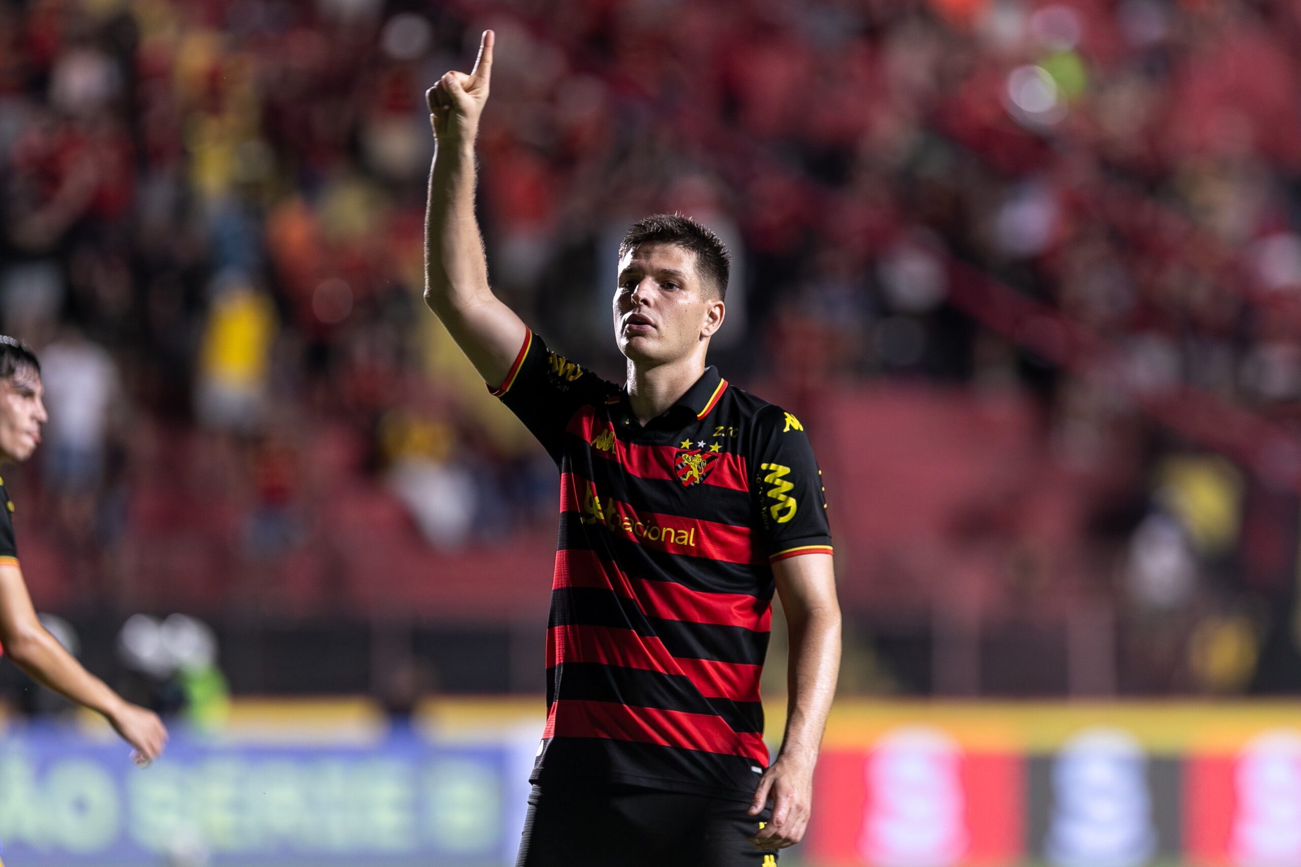 Artilheiro, Perotti se valoriza no Sport e tem renovação indefinida
