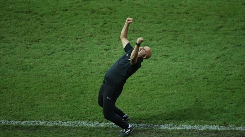 Santa Cruz mantém técnico Cristian de Souza após intervenção do presidente