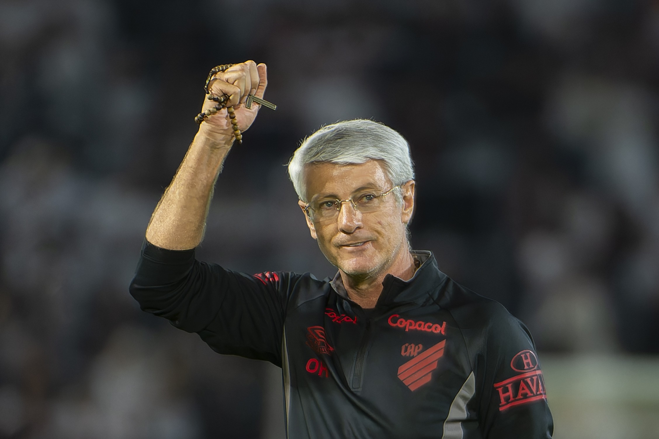 Odair elogia desempenho do Athletico e avalia mercado: “Temos acertado mais que errado”