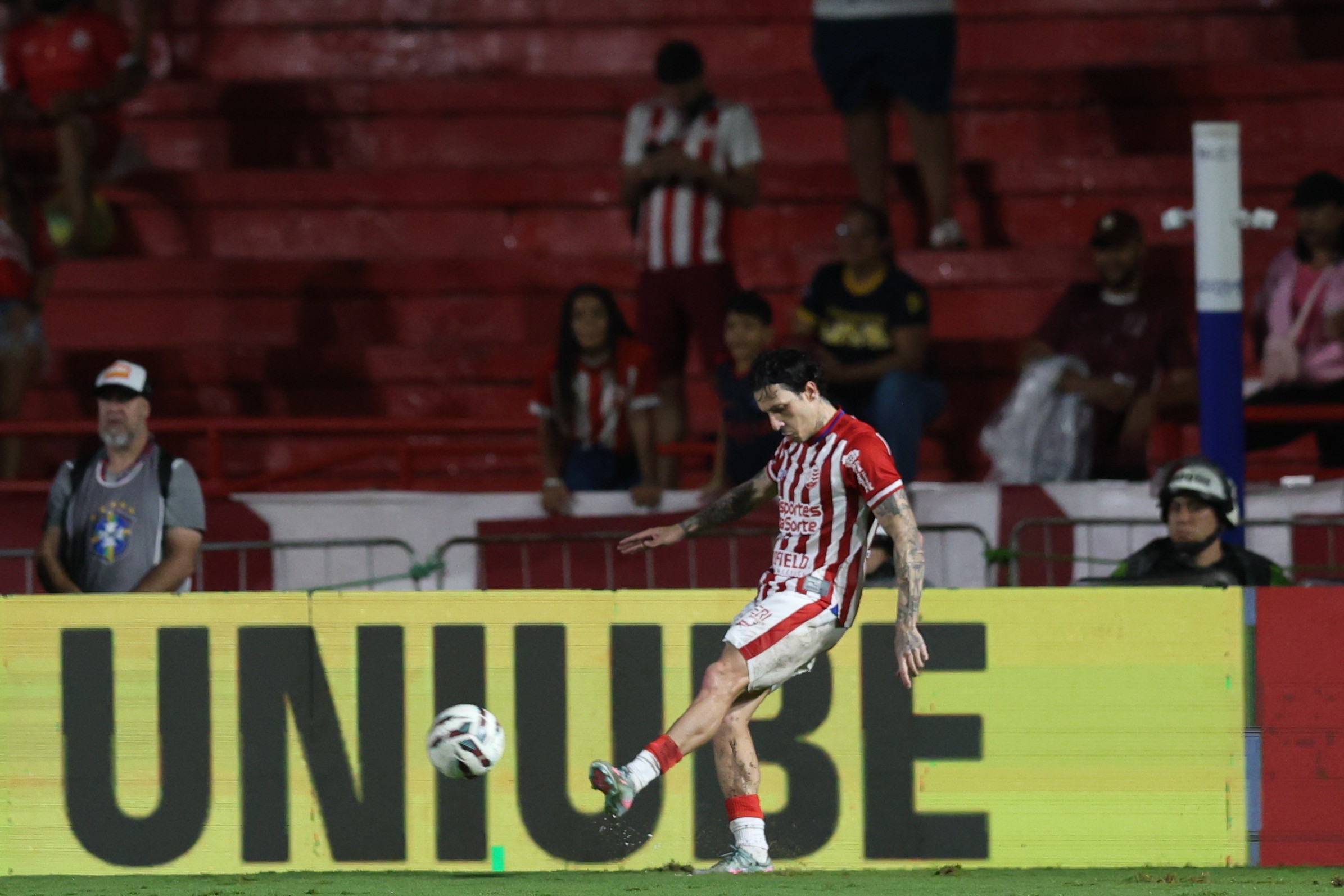 Jean Carlos marca primeiro gol em retorno ao Náutico e diz: “Que seja a volta por cima”