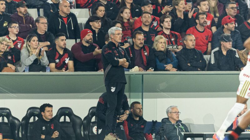 Odair Hellmann explica evolução do Athletico e acredita em disputa com Palmeiras e Flamengo