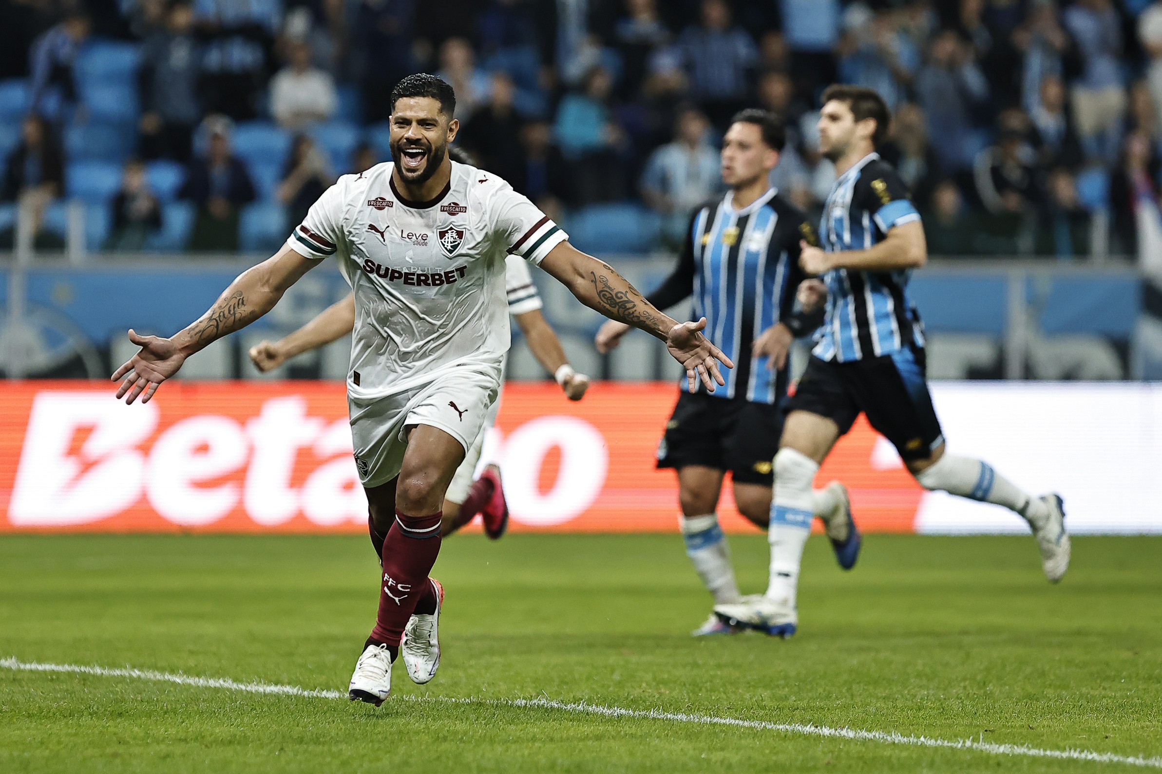 Análise: Fluminense produz pouco, e Fábio evita resultado pior contra o Grêmio