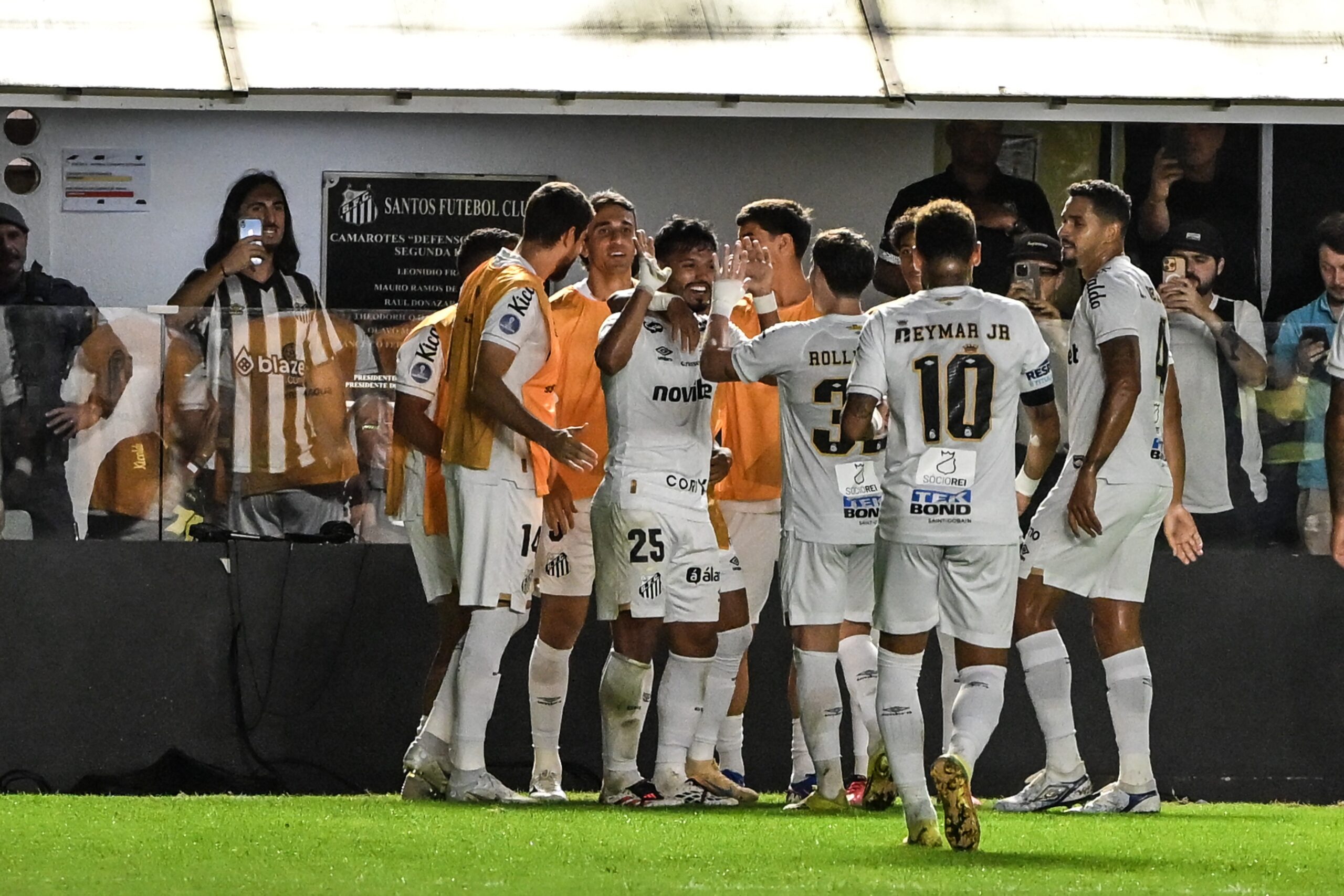 Atuações do Santos: Cuca aposta em Bontempo e Neymar e muda jogo com a UCV; dê suas notas