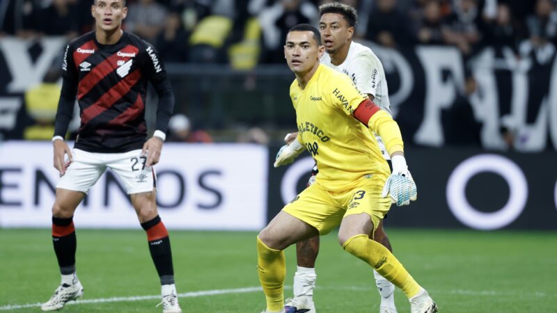 Atuações do Athletico: Santos é o melhor para segurar empate, e ataque vai mal; dê suas notas