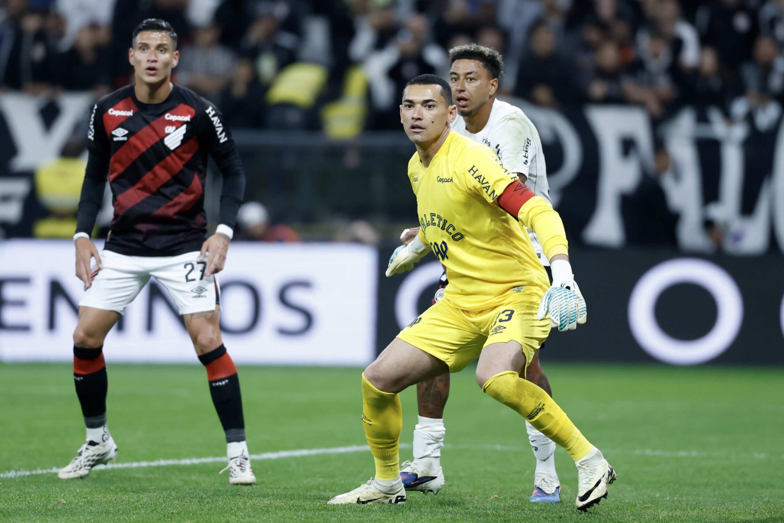 Atuações do Athletico: Santos é o melhor para segurar empate, e ataque vai mal; dê suas notas