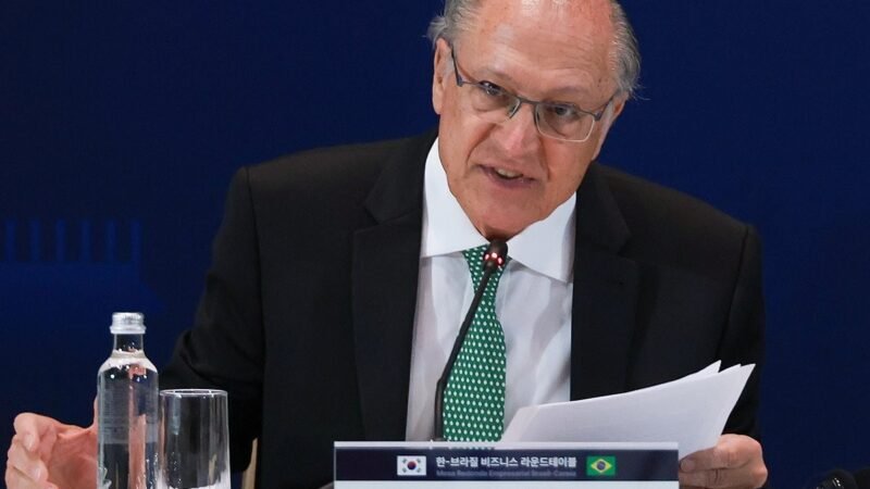 Atitude de Milei é ‘lamentável’ e um desserviço à Argentina, diz Alckmin