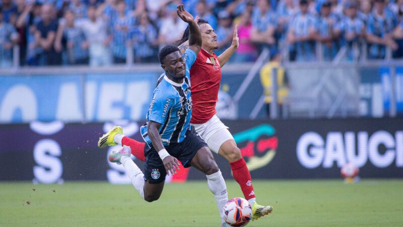 Bernabei é o mais indisciplinado do Inter no primeiro semestre de 2026; veja ranking de cartões