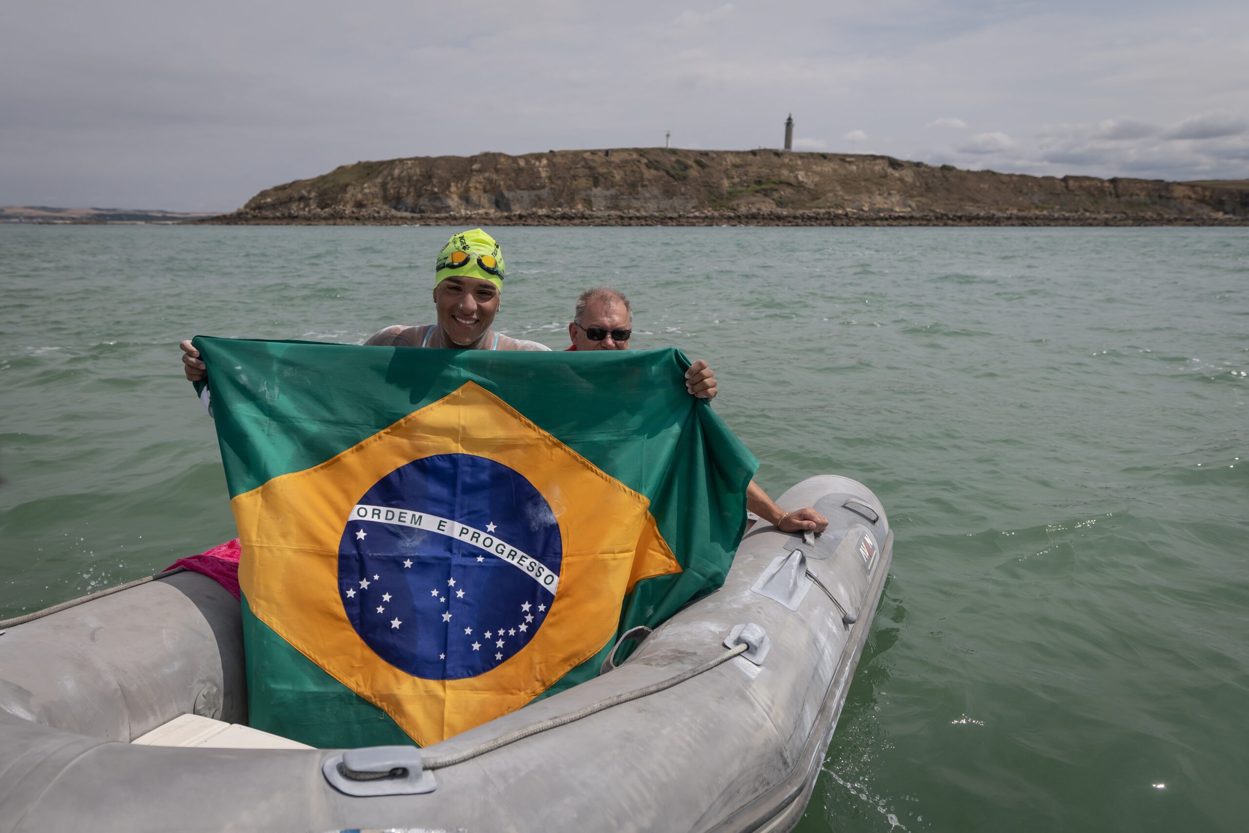 Ana Marcela conta bastidores da Travessia do Canal da Mancha e celebra “poucas queimaduras”