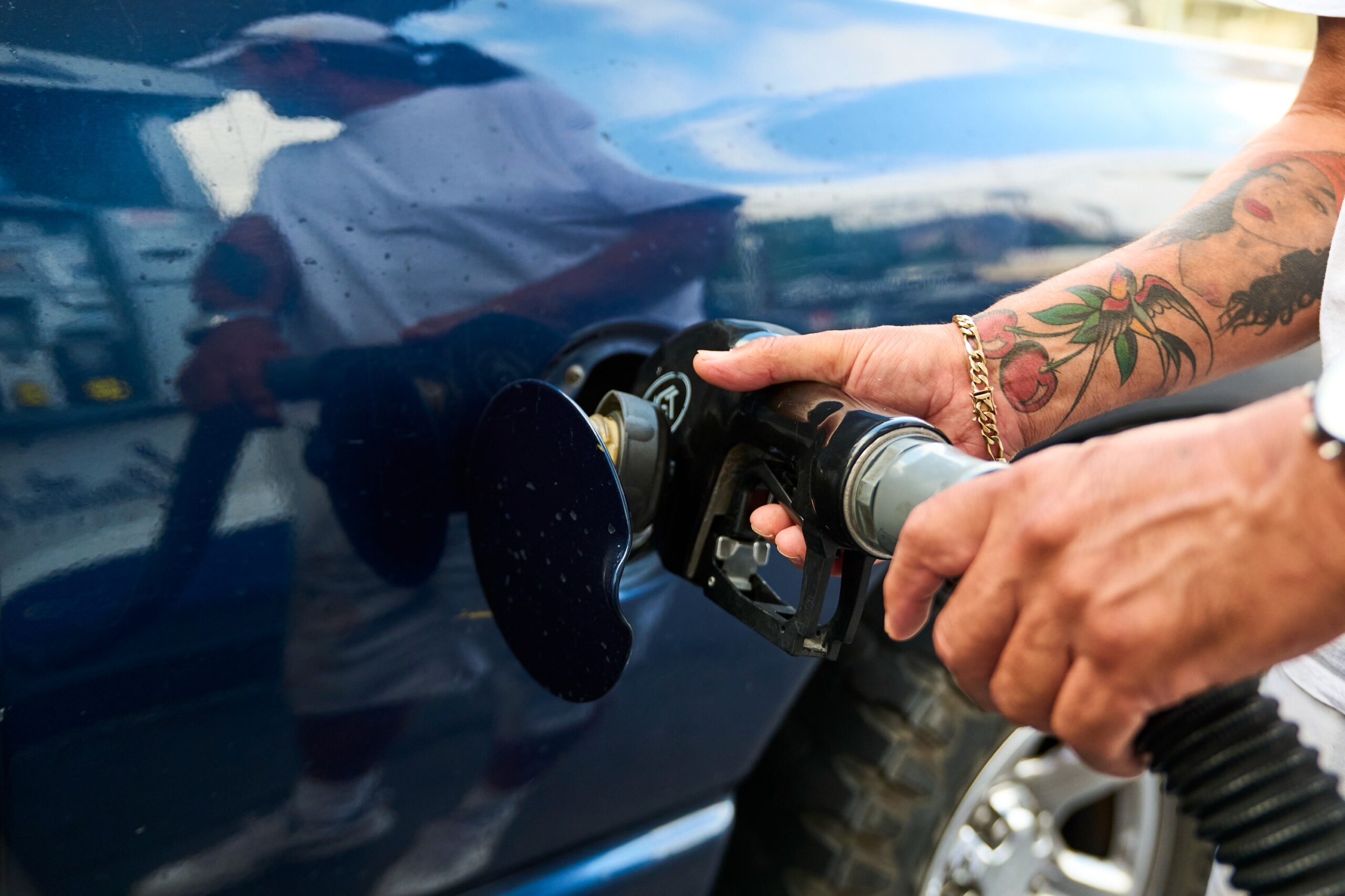 Sobe na guerra, não desce na trégua: por que os preços da gasolina e diesel demoram a cair nos postos