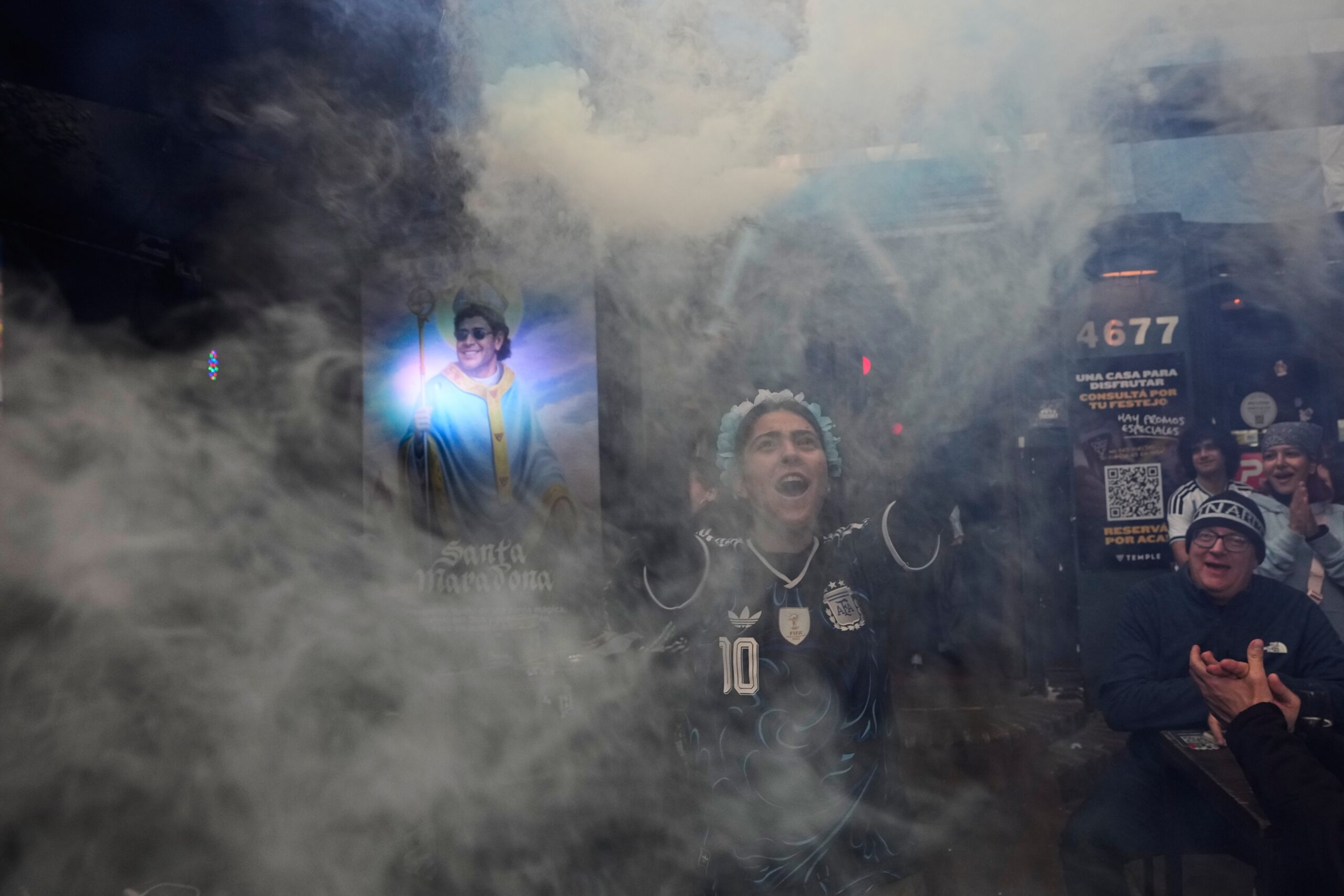 VÍDEO e FOTOS mostram comemoração dos argentinos após gol da virada contra Inglaterra