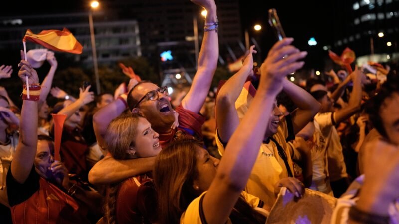 VÍDEO: seleção da Espanha chega a Madri após ser campeã na Copa do Mundo