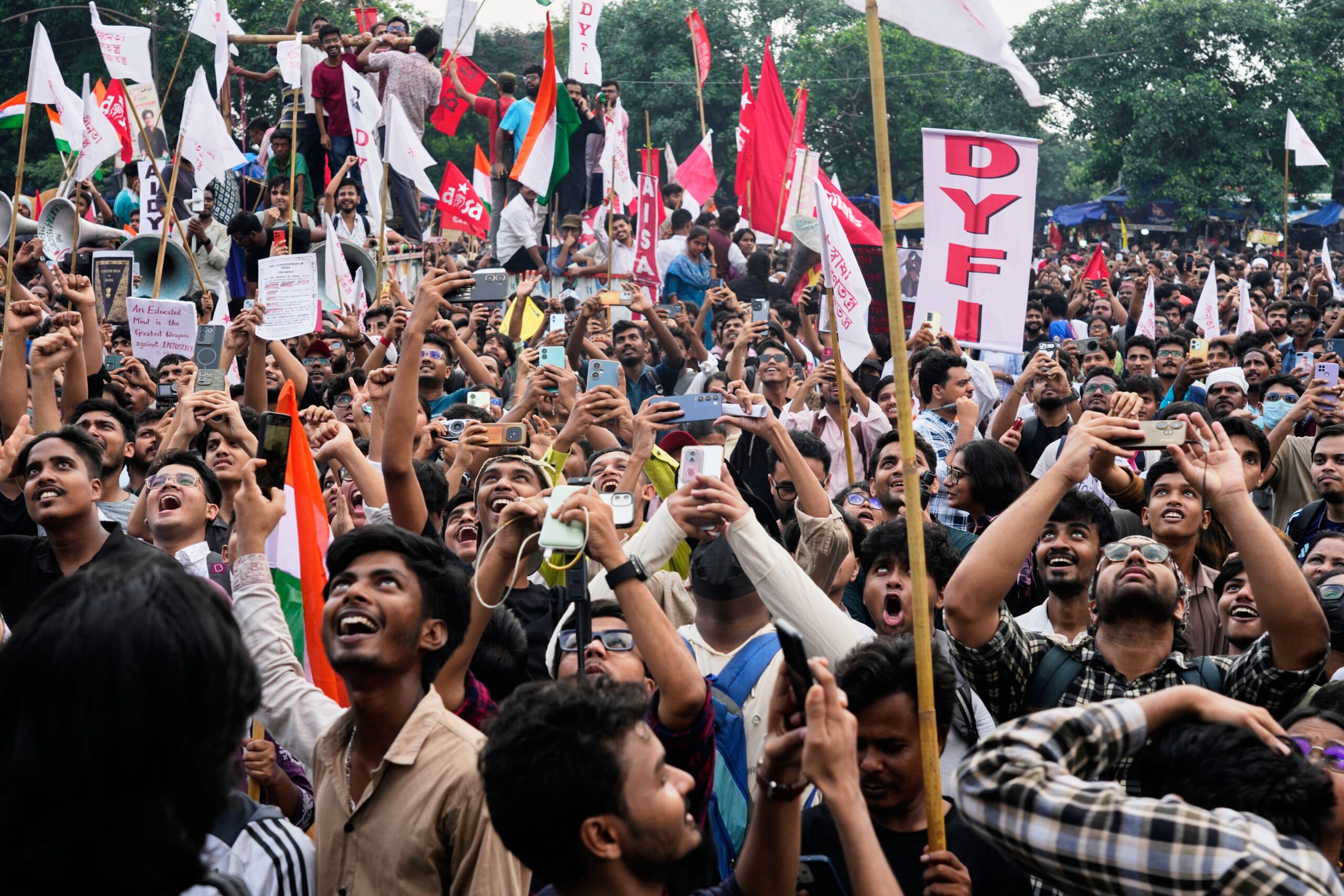 ‘Protesto das baratas’: após renúncia de ministro, jovens indianos exigem libertação de manifestantes presos