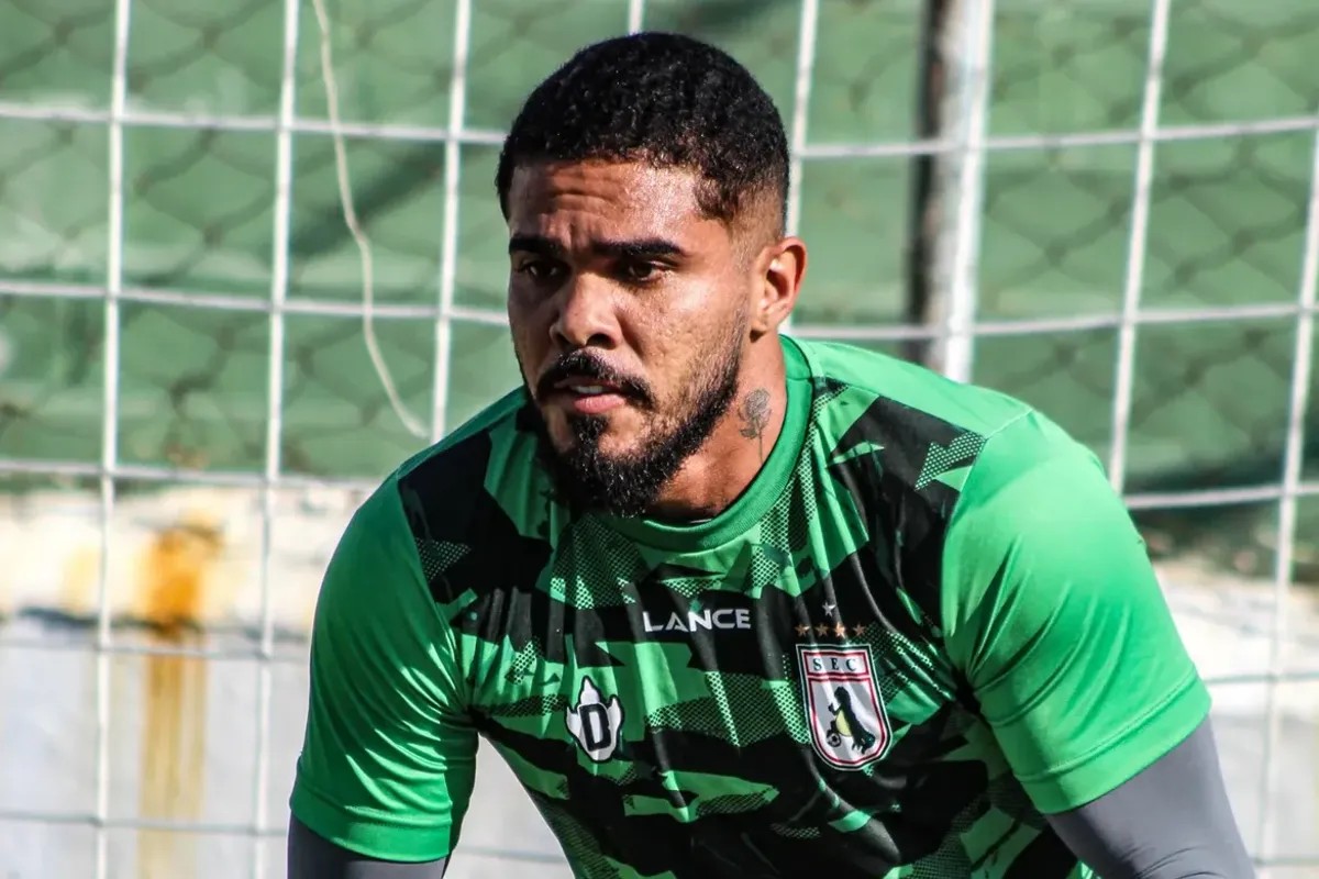 Sousa renova com o goleiro Moisés Freitas para 2027; veja detalhes