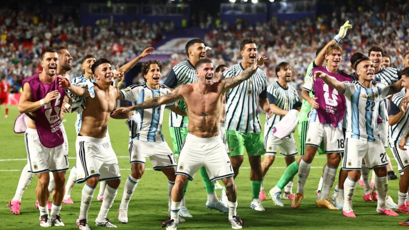 “A Copa que roubaram do 10”: polêmica de Maradona em 1994 é cantada em tom de vingança na Argentina